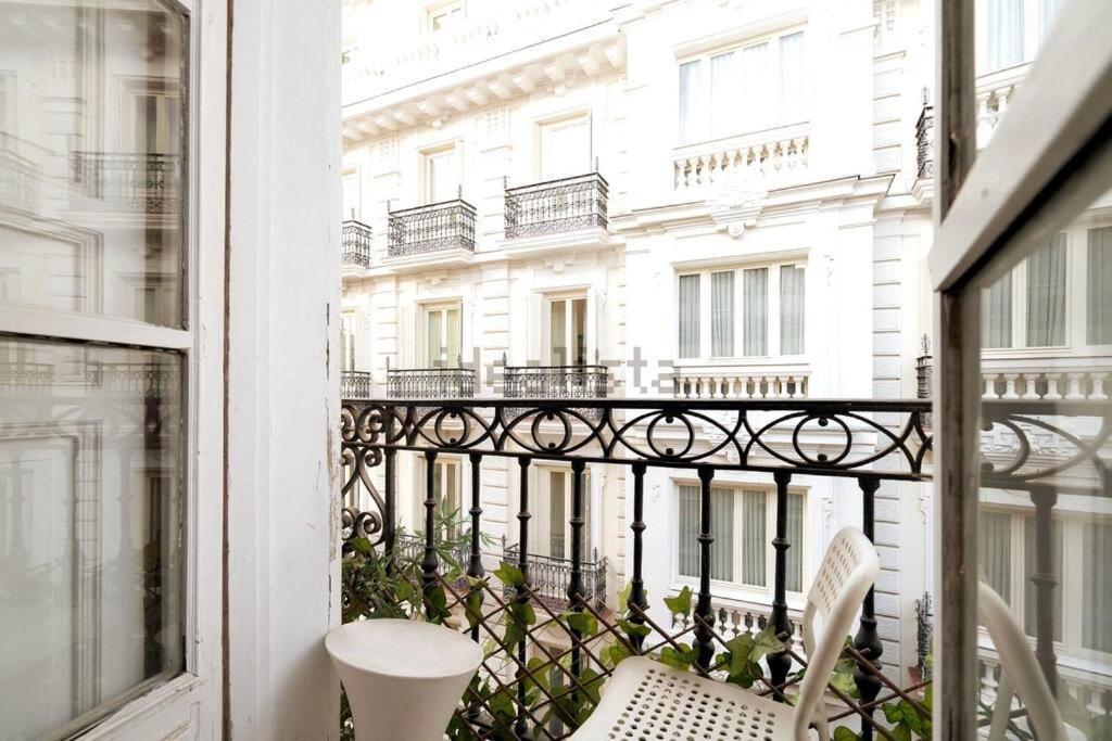 Flat For Groups 8 People In Gran Via-Cgrac4 Apartment Madrid Bagian luar foto